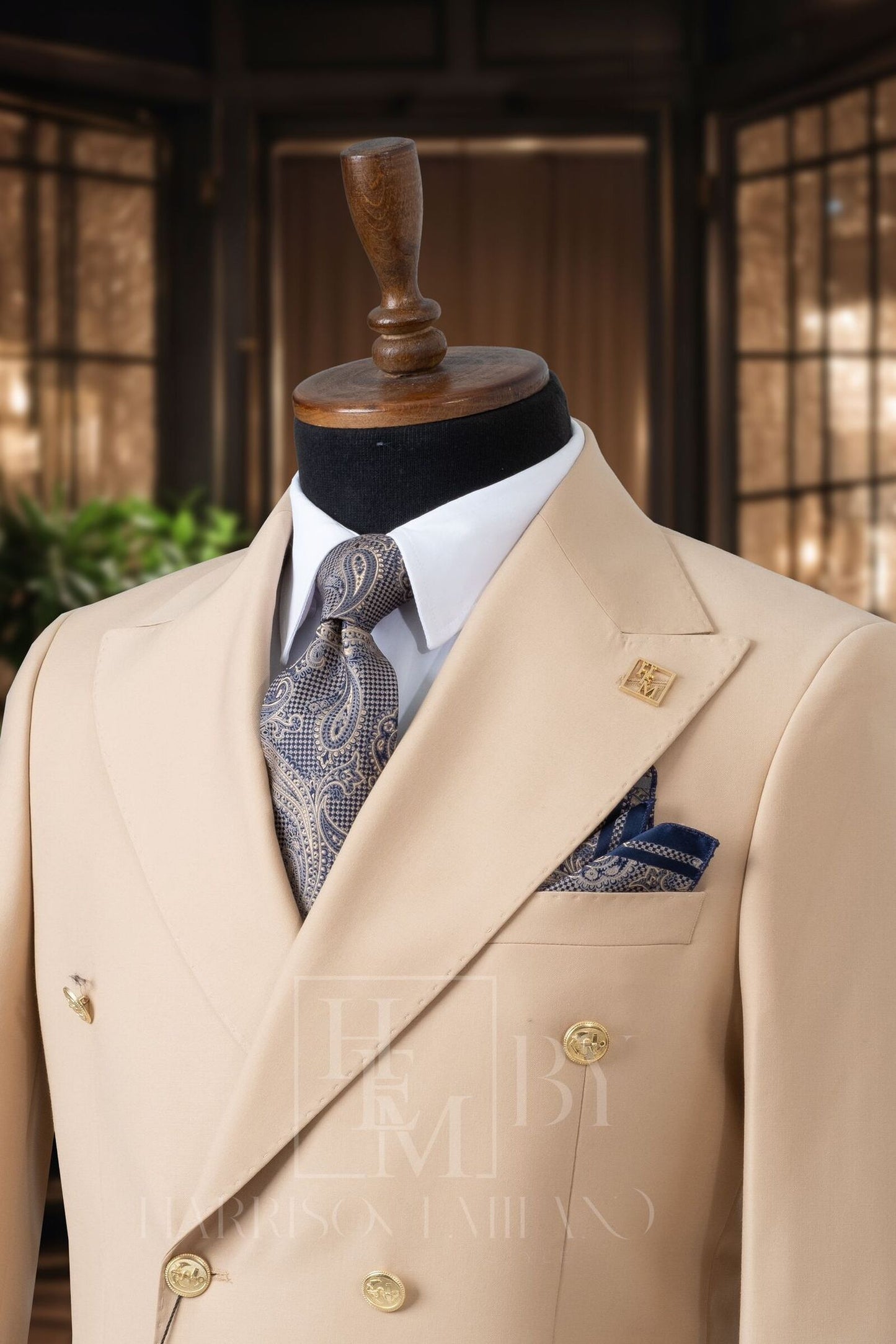 suit 102
