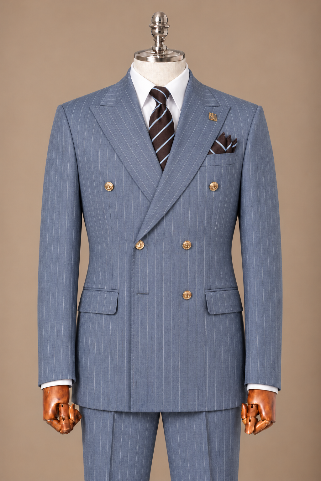 Costume croisé bleu clair à rayures craie